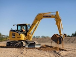 New Excavator working in Dirt